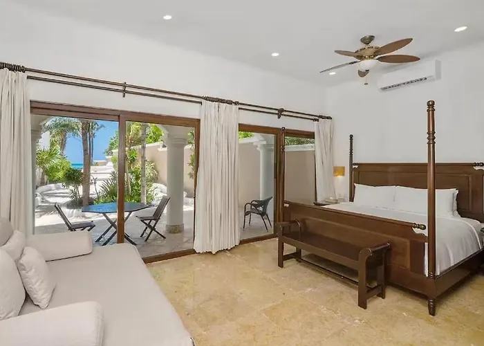 Villa Beachfront Hacienda Soliman Bay