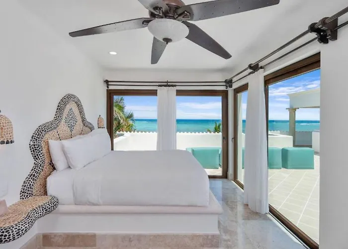 Villa Beachfront Hacienda Soliman Bay