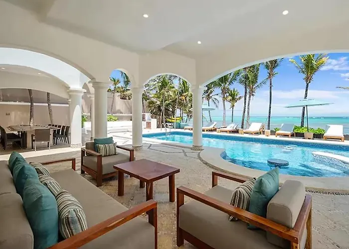 Villa Beachfront Hacienda Soliman Bay