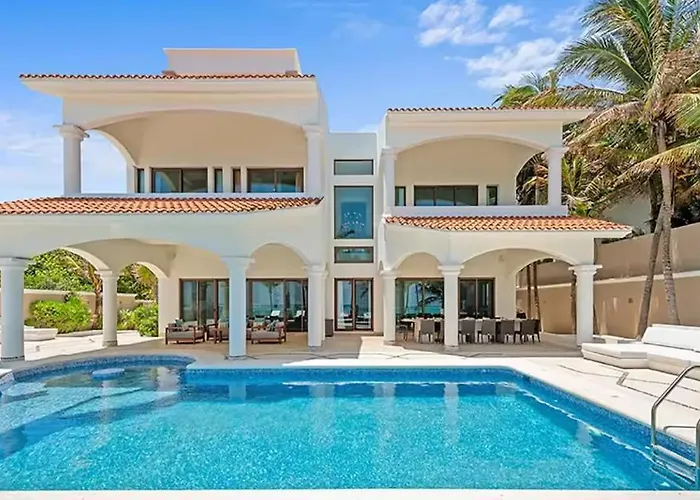 Beachfront Hacienda Soliman Bay Villa *